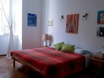 So Near To Downtown Apartament Triest